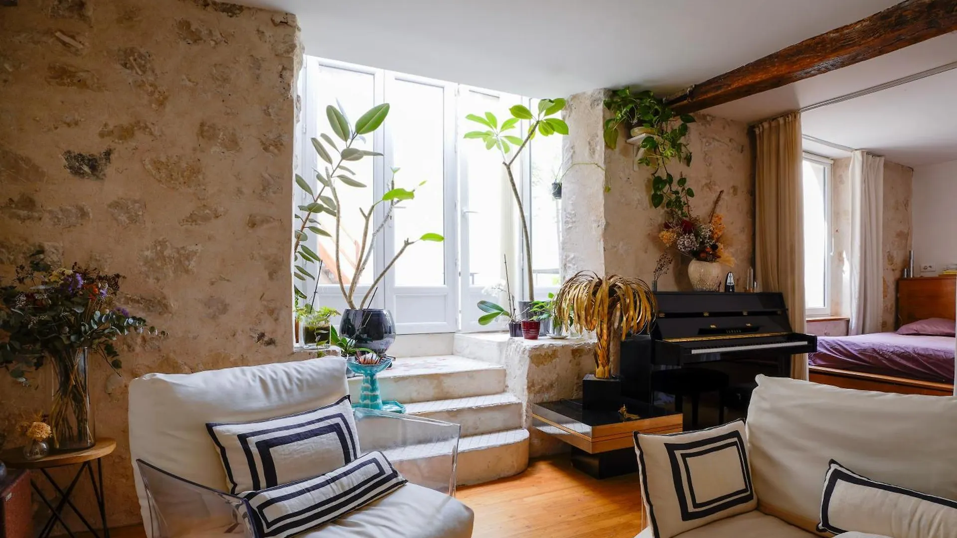 Chic Apartment With Private Terrace Paris